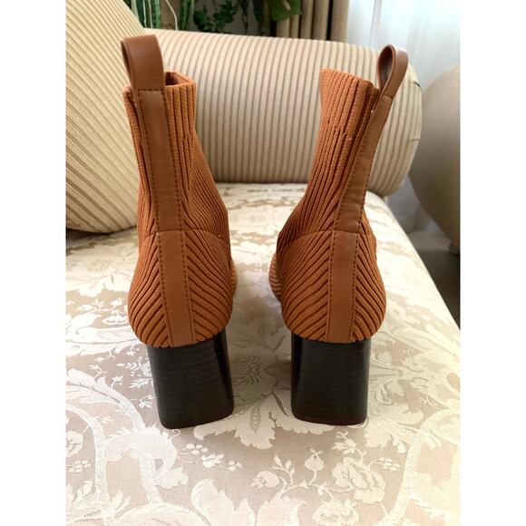 NEW Steve Madden Dimmer Knit Sock Boots in Tan - Picture 6 of 9